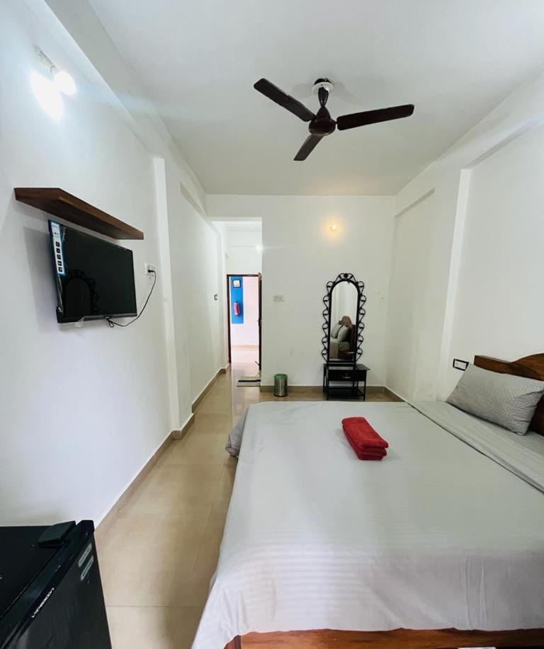 Sun And Sea Guest House Calangute Ngoại thất bức ảnh