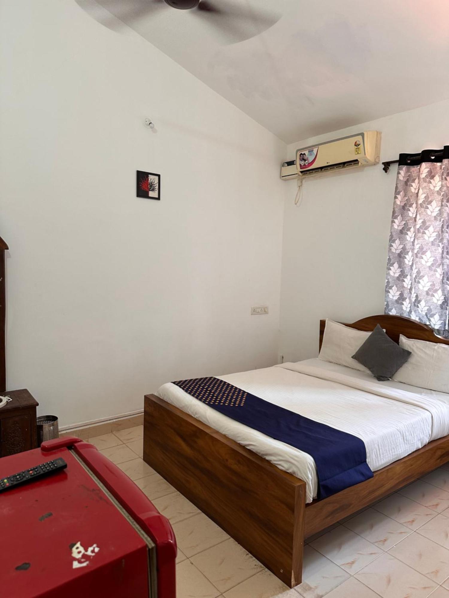 Sun And Sea Guest House Calangute Ngoại thất bức ảnh