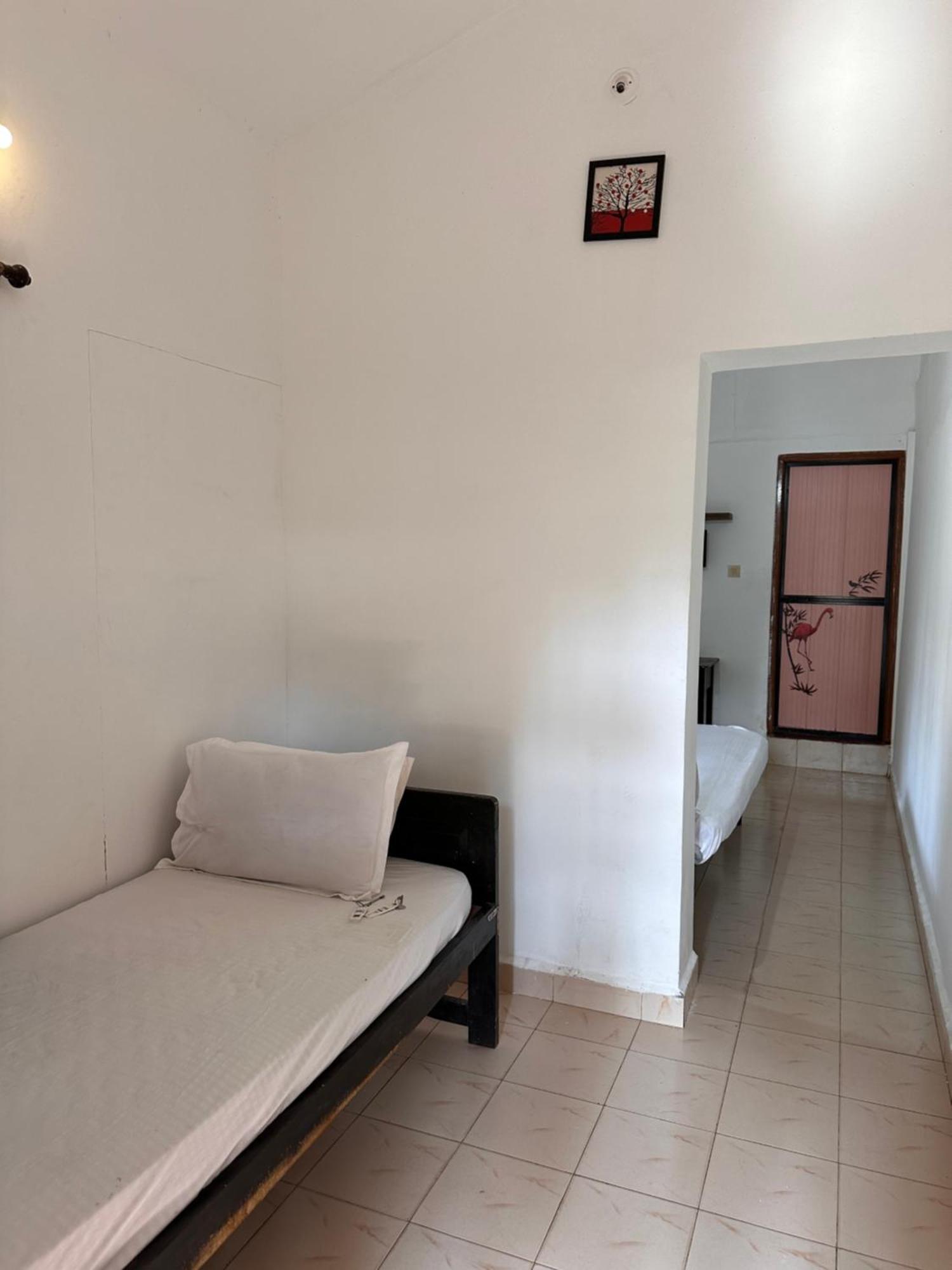 Sun And Sea Guest House Calangute Ngoại thất bức ảnh